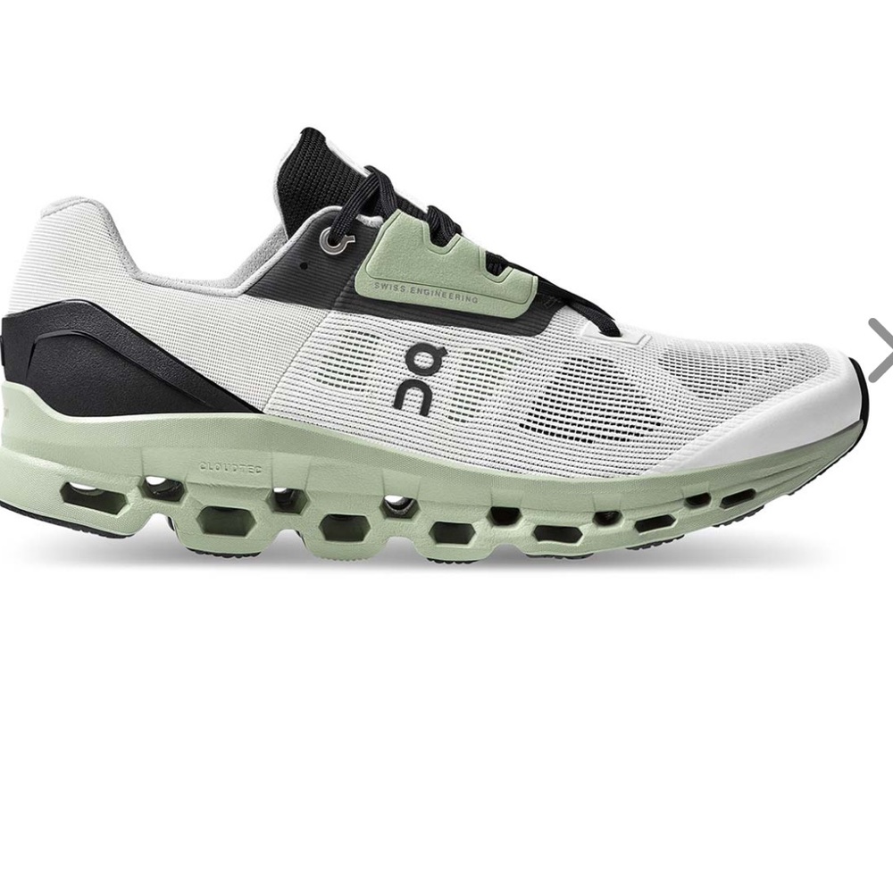 WOMEN'S ON CLOUDSTRATUS V2